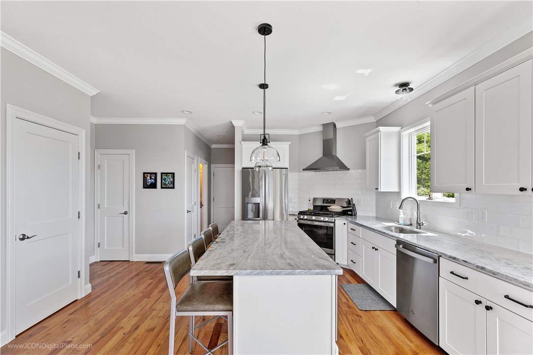 24 Coddington Highway Middletown, RI 02842 - Photo 9 of 30