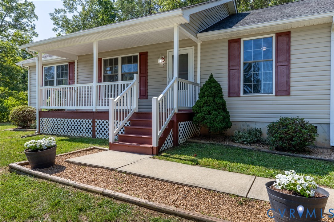 115 Windsor Place Buckingham, VA 23921 - Photo 2 of 38