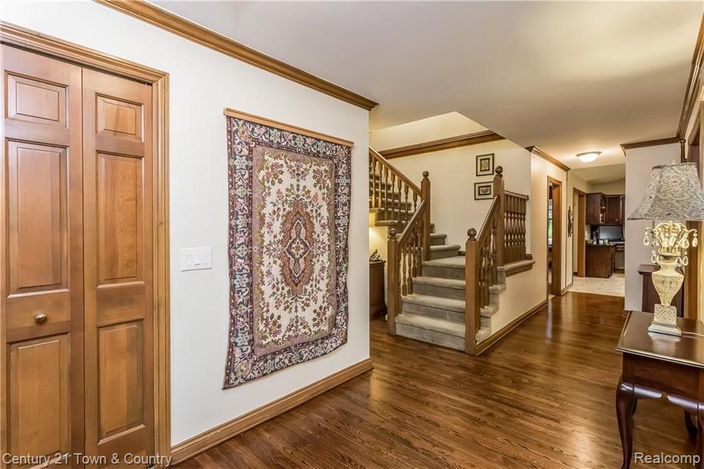 545 Sunlight Drive Rochester Hills, MI 48309 - Photo 8 of 68