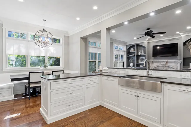 $1,950,000 | 203 South Columbia Street, Naperville, IL 60540