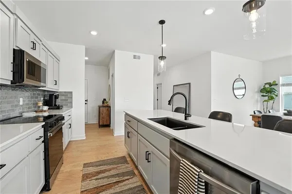 $417,995 | 1384 Southeast Silo Street, Lee's Summit, MO 64082