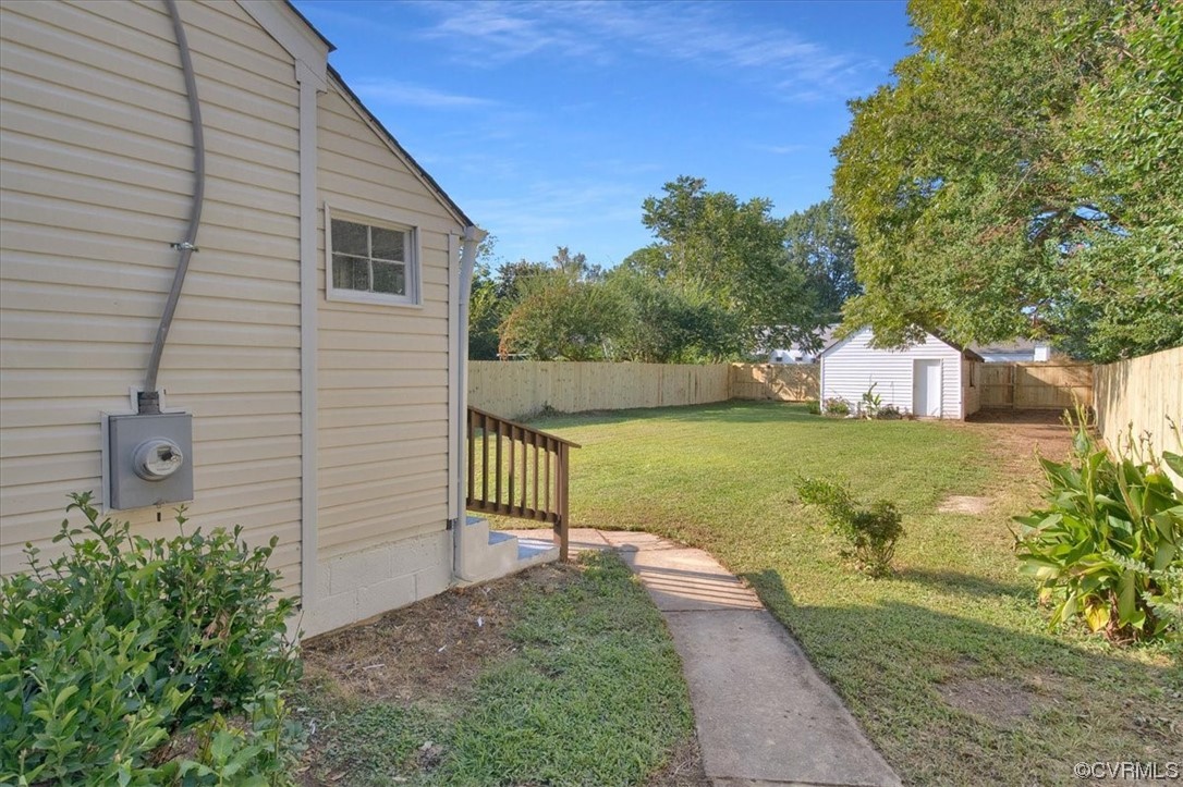 2309 Wright Avenue Richmond, VA 23224 - Photo 27 of 39 a view of a backyard with garden