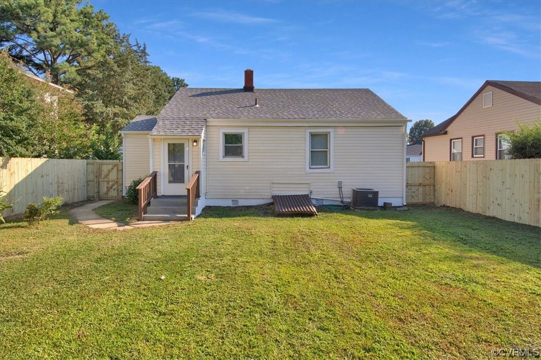 2309 Wright Avenue Richmond, VA 23224 - Photo 28 of 39 a view of a house with backyard and sitting area