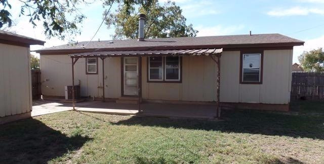 1506 Ave O Ralls, TX 79357 - Photo 3 of 10 a front view of a house