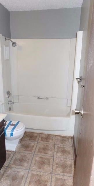 1506 Ave O Ralls, TX 79357 - Photo 10 of 10 a bathroom with a bathtub