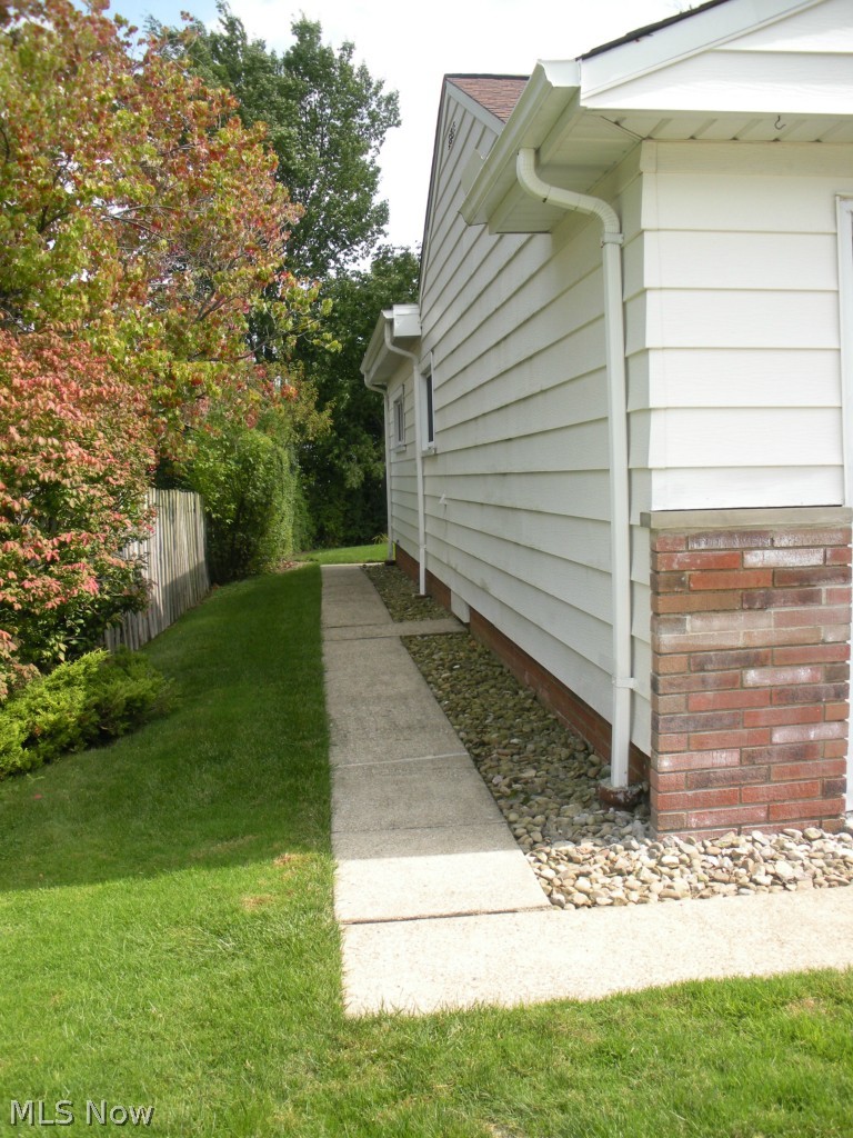 2017 Hansford Road Cleveland, OH 44124 - Photo 19 of 22 Gallery Image 19