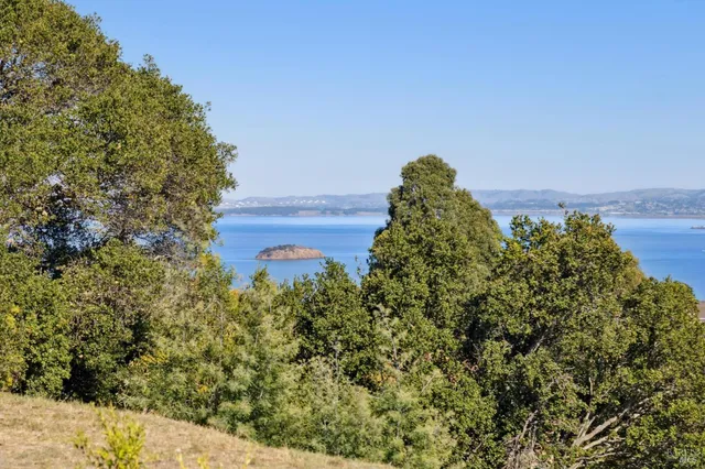 $1,995,000 | 19 Mliss Lane, San Rafael, CA 94901