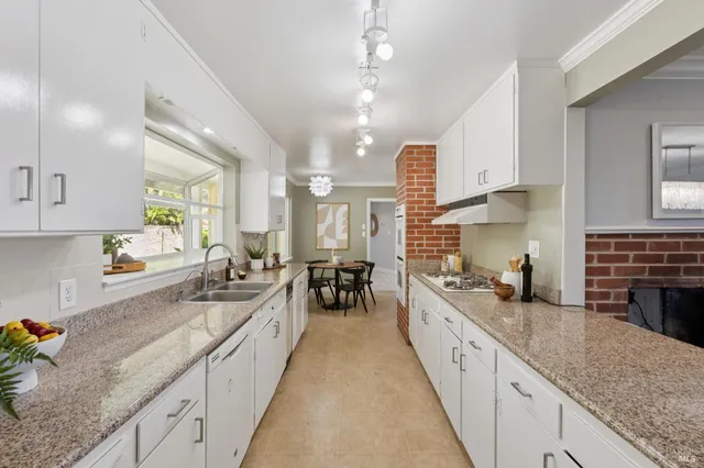 $1,995,000 | 19 Mliss Lane, San Rafael, CA 94901