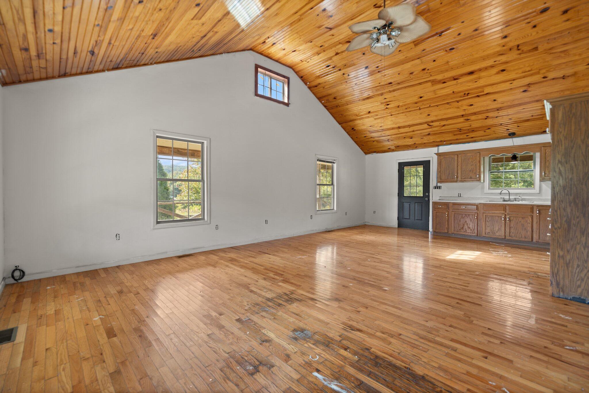 657 Mt Vernon Road Berea, KY 40403 - Photo 11 of 23 10-web-or-mls-118A0096
