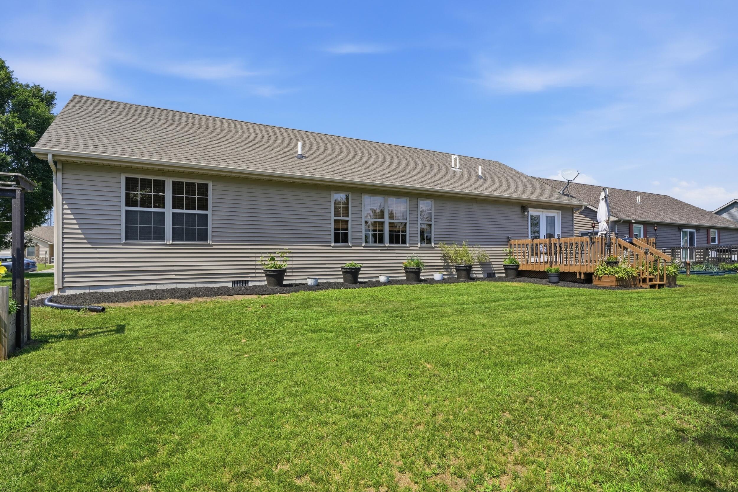 505 17th Street Southeast De Motte, IN 46310 - Photo 6 of 22 2500x1667