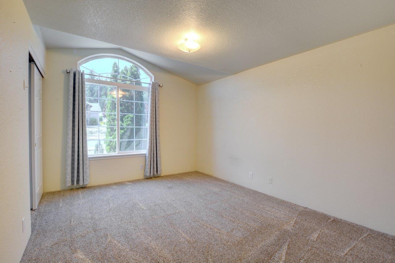 1635 West Harbeck Road Grants Pass, OR 97527 - Photo 21 of 32 DSC_0865_6_7
