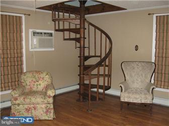 150 East Chelton Road Brookhaven, PA 19015 - Photo 10 of 12 Family Room