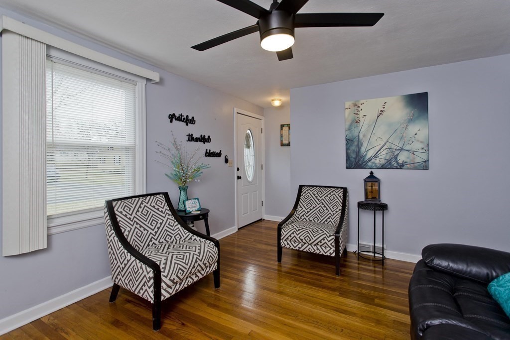 132 Pilgrim Road Springfield, MA 01118 - Photo 12 of 42
