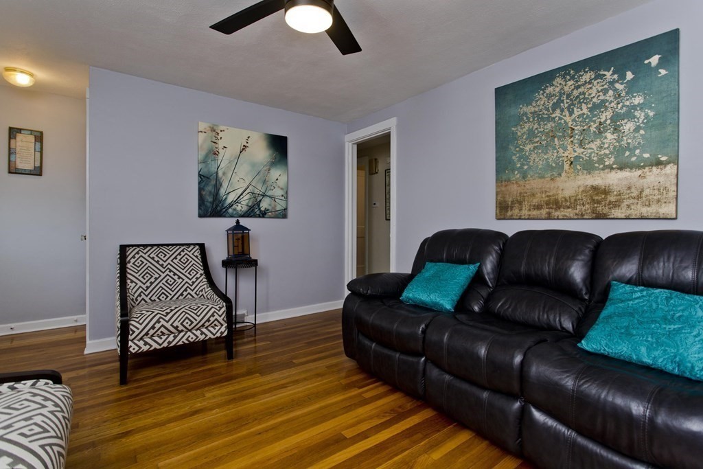 132 Pilgrim Road Springfield, MA 01118 - Photo 13 of 42