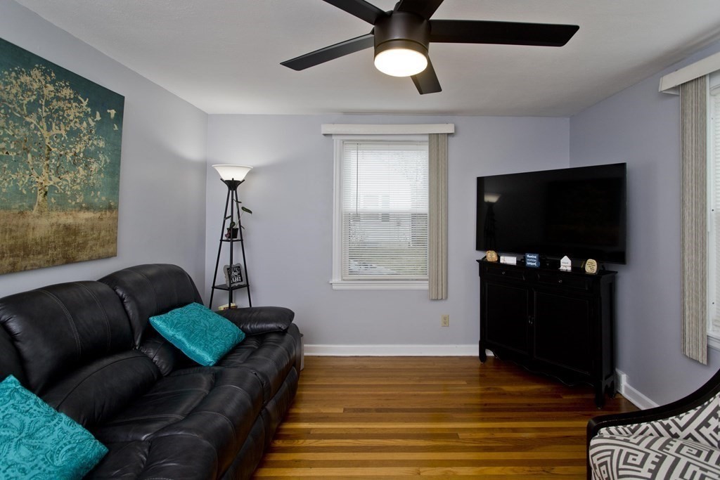132 Pilgrim Road Springfield, MA 01118 - Photo 14 of 42