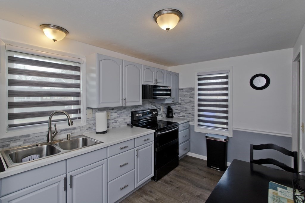 132 Pilgrim Road Springfield, MA 01118 - Photo 16 of 42