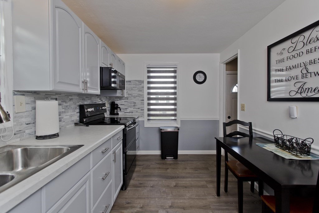 132 Pilgrim Road Springfield, MA 01118 - Photo 2 of 42