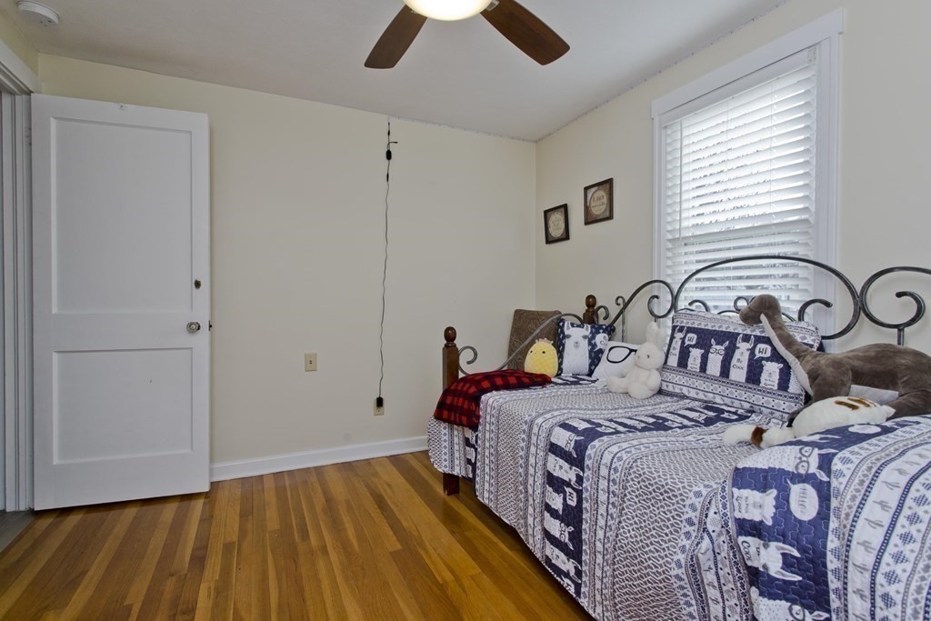 132 Pilgrim Road Springfield, MA 01118 - Photo 22 of 42