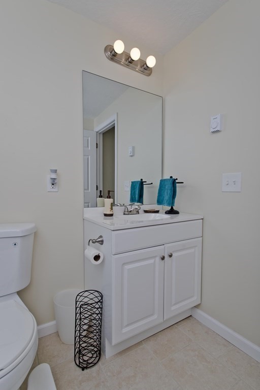 132 Pilgrim Road Springfield, MA 01118 - Photo 23 of 42