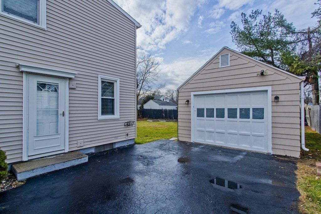 132 Pilgrim Road Springfield, MA 01118 - Photo 37 of 42