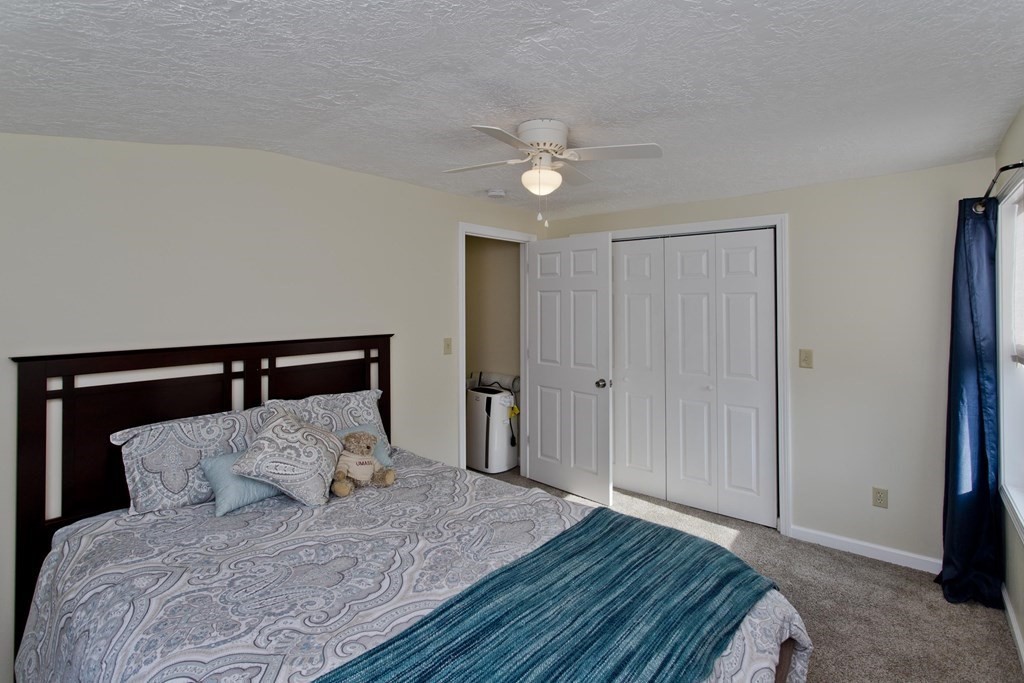 132 Pilgrim Road Springfield, MA 01118 - Photo 8 of 42