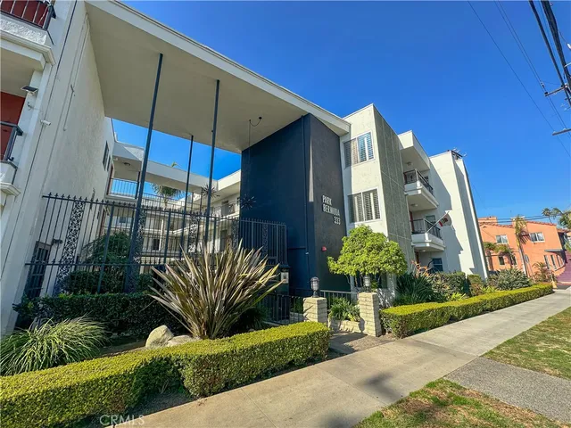 $2,995 | 333 Junipero Avenue, Unit 2H, Long Beach, CA 90814
