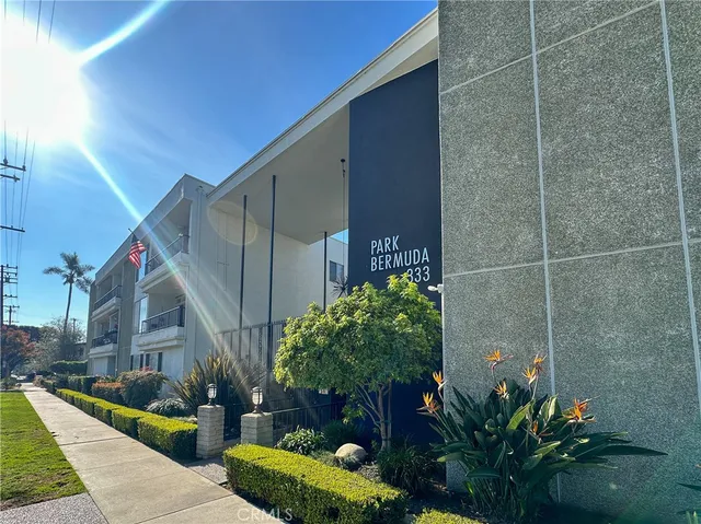 $2,995 | 333 Junipero Avenue, Unit 2H, Long Beach, CA 90814