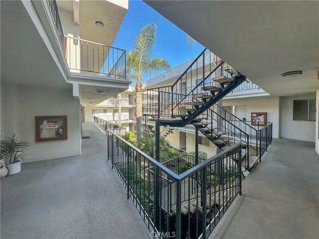 $2,995 | 333 Junipero Avenue, Unit 2H, Long Beach, CA 90814