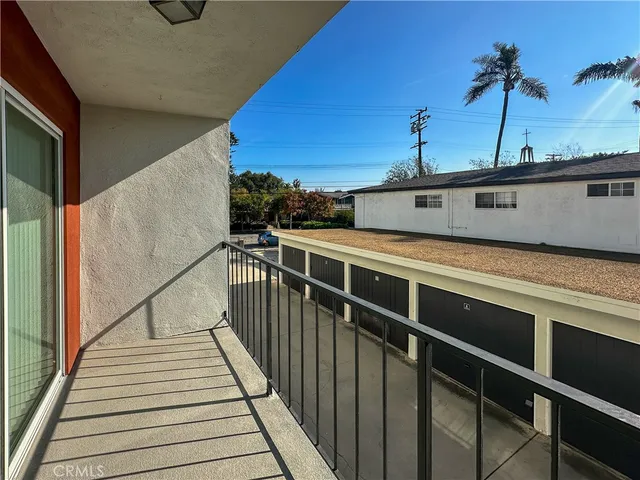 $2,995 | 333 Junipero Avenue, Unit 2H, Long Beach, CA 90814