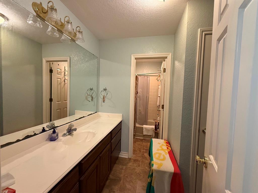 107 Ridge Court Glen Rose, TX 76043 - Photo 16 of 34