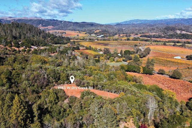 $2,495,000 | 8983 West Dry Creek Road, Healdsburg, CA 95448