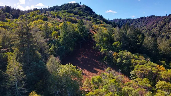 $1,995,000 | 8983 West Dry Creek Road, Healdsburg, CA 95448