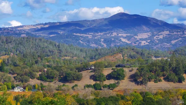 $1,995,000 | 8983 West Dry Creek Road, Healdsburg, CA 95448