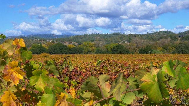 $2,495,000 | 8983 West Dry Creek Road, Healdsburg, CA 95448