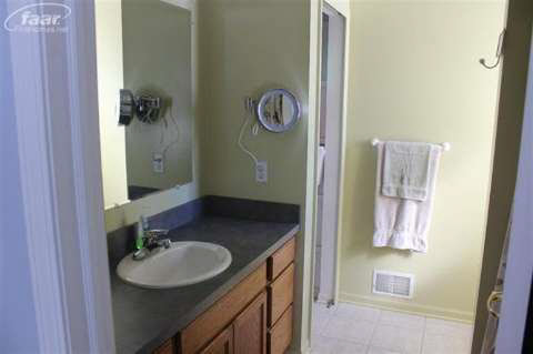 7533 Reid Road Swartz Creek, MI 48473 - Photo 14 of 30 20394299-13.JPG