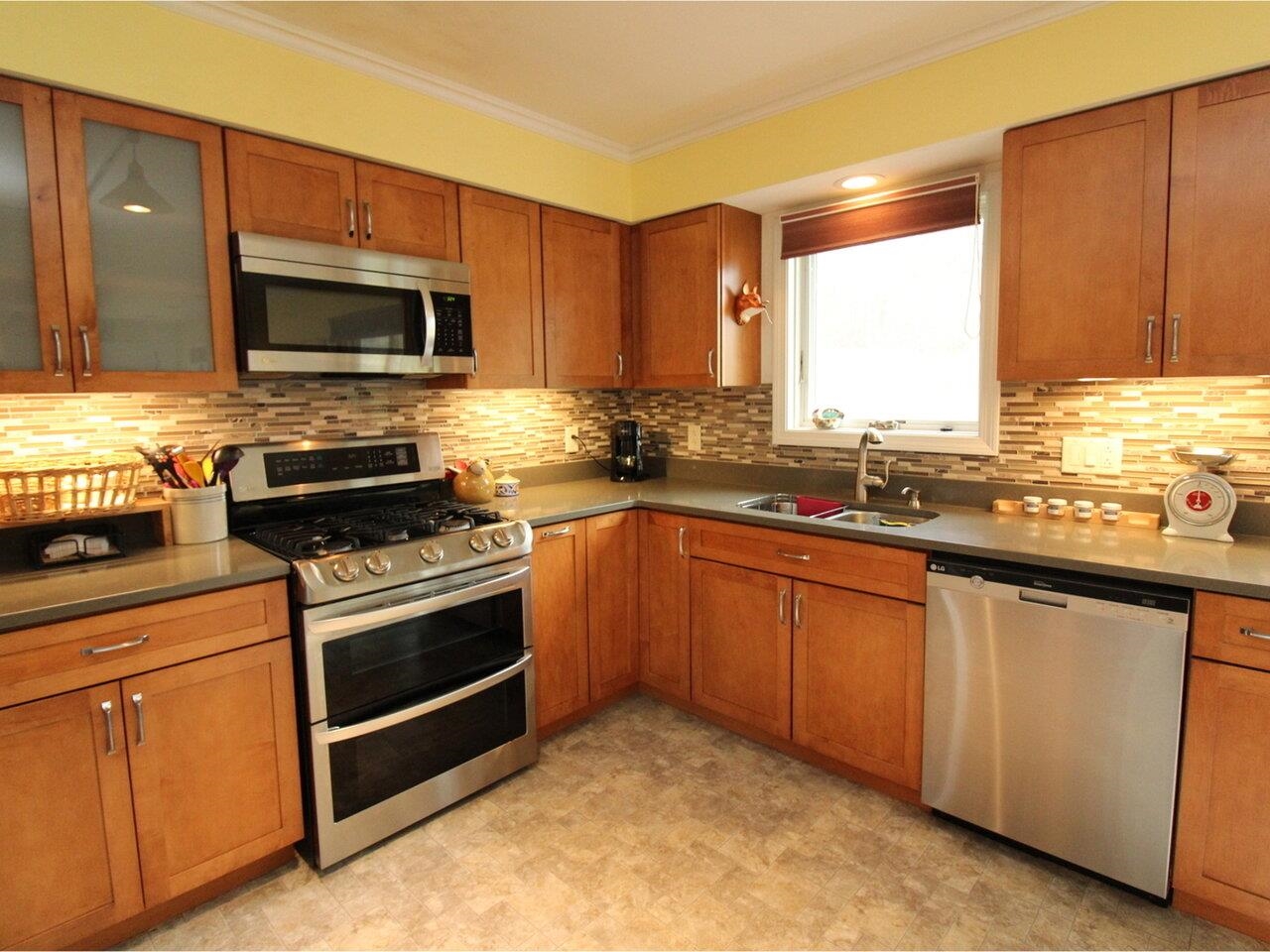 435 Beecher Hill Road Hinesburg, VT 05461 - Photo 3 of 24 Gallery Image 3