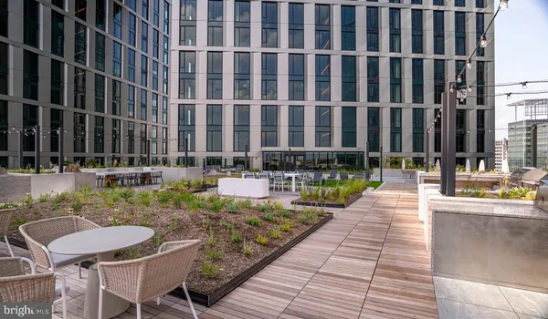 $2,897 | 4710 Elm Street, Unit 31BE0902, Bethesda, MD 20814