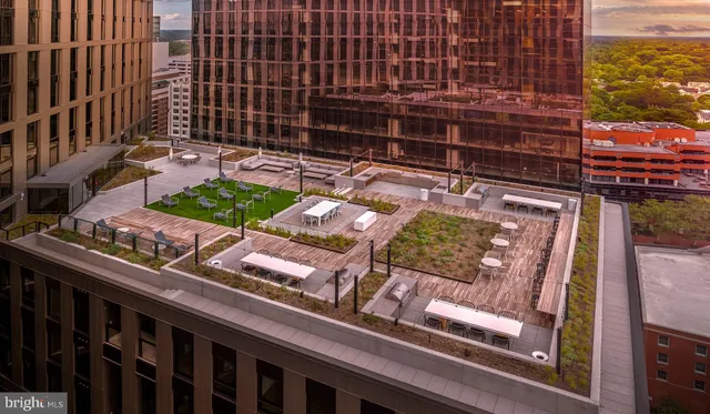 $2,861 | 4710 Elm Street, Unit 31BE0902, Bethesda, MD 20814