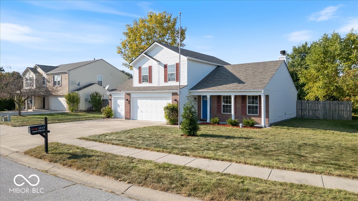 1215 Summer Ridge Lane Brownsburg, IN 46112 - Photo 2 of 42 Gallery Image 2