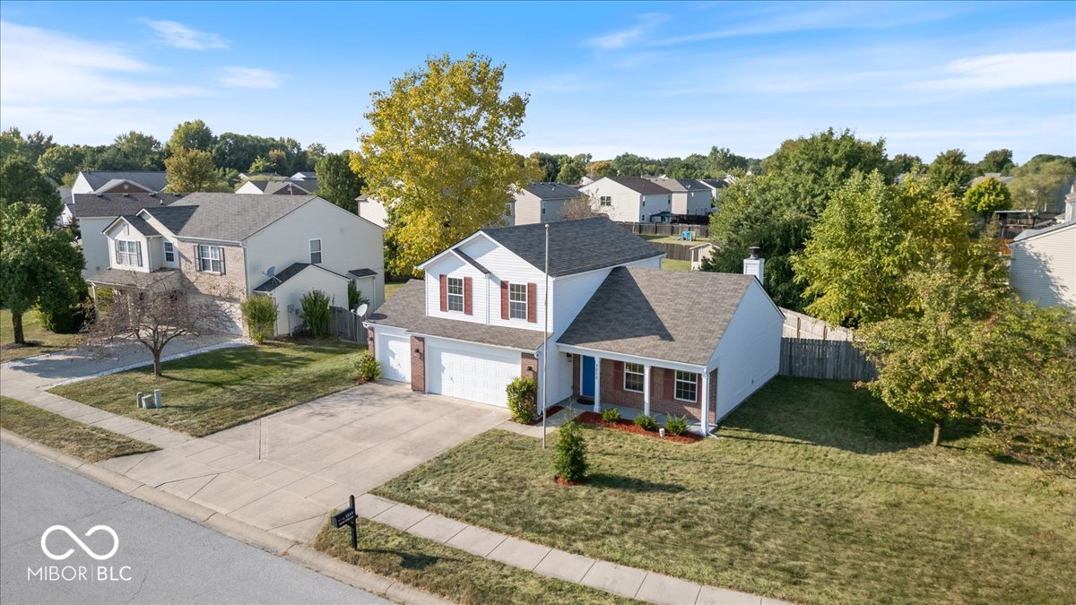 1215 Summer Ridge Lane Brownsburg, IN 46112 - Photo 7 of 42 Gallery Image 7