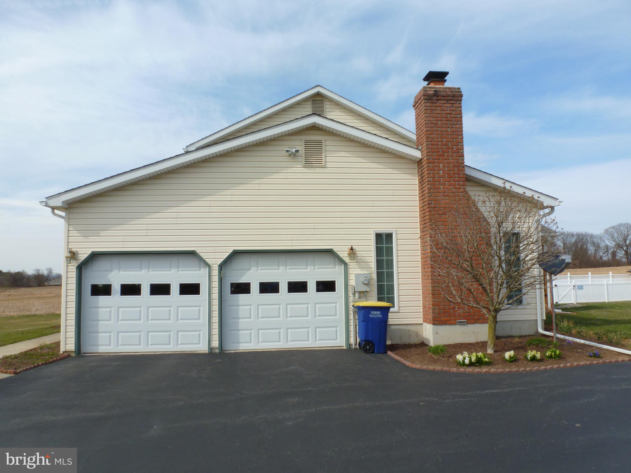 191 South Locust Point Road Mechanicsburg, PA 17055 - Photo 2 of 37 Gallery Image 2