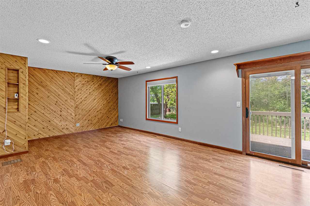 206 Hilltop Road Southwest Swisher, IA 52338 - Photo 4 of 38 Gallery Image 4