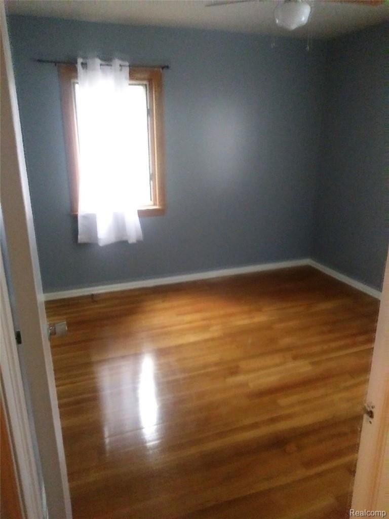 3048 Greenfield Road Berkley, MI 48072 - Photo 10 of 14 Message_1 (1).jpg