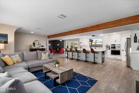 $885,000 | 10245 North 34th Place, Phoenix, AZ 85028