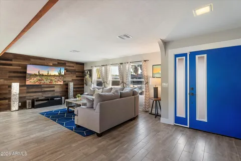 $885,000 | 10245 North 34th Place, Phoenix, AZ 85028