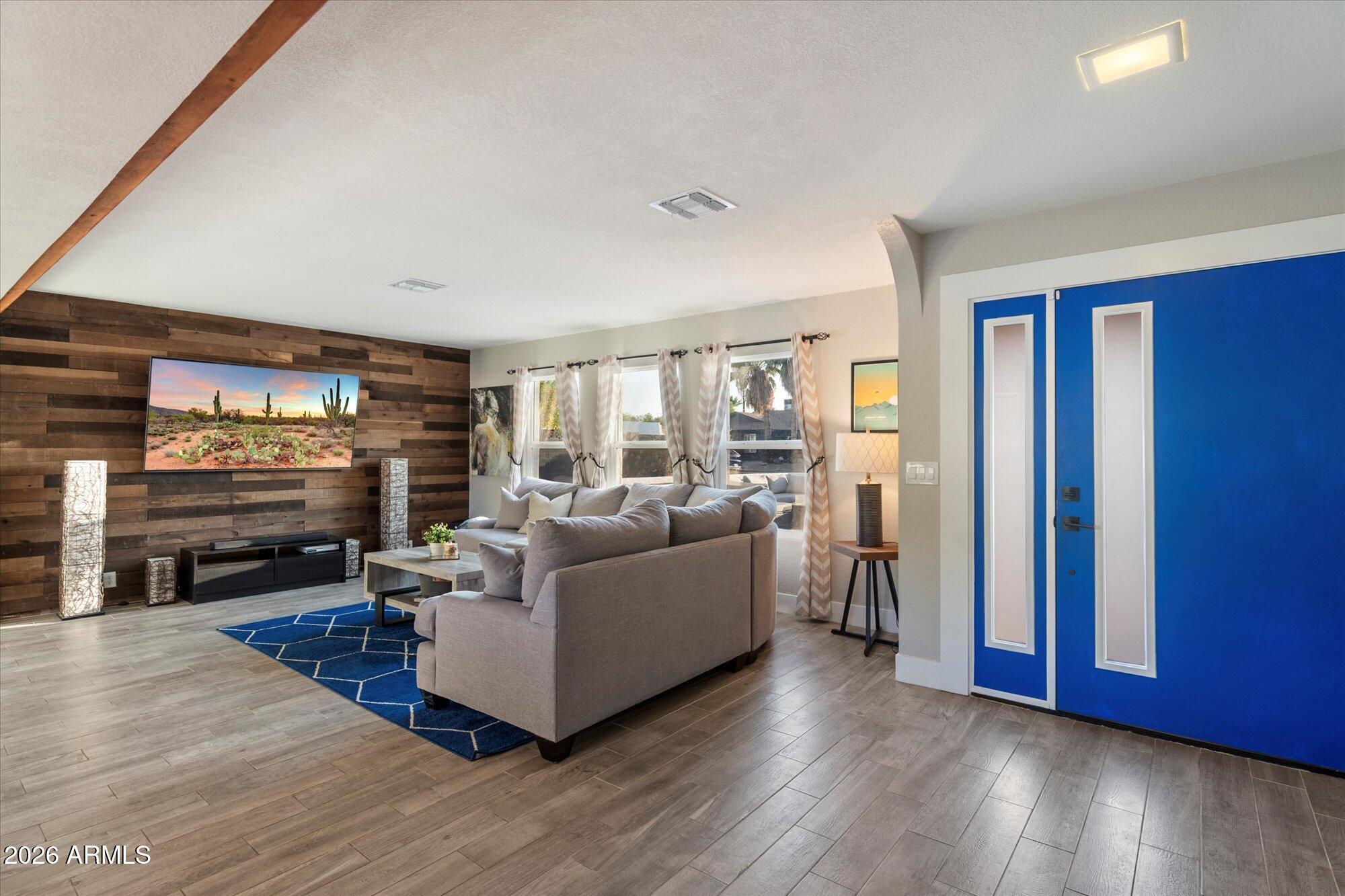 10245 North 34th Place Phoenix, AZ 85028 - Photo 5 of 27 Front Entry to Great Room