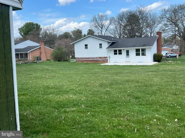 $362,500 | 19119 Woodhaven Drive, Hagerstown, MD 21742