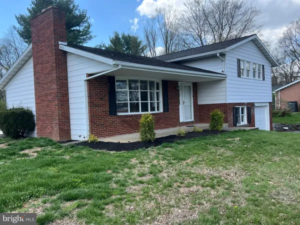 $362,500 | 19119 Woodhaven Drive, Hagerstown, MD 21742
