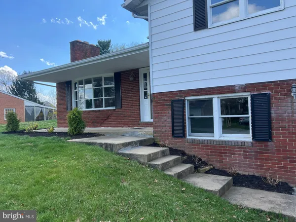 $362,500 | 19119 Woodhaven Drive, Hagerstown, MD 21742