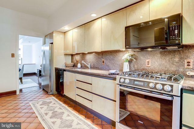 $1,010,000 | 326 North Columbus Street, Alexandria, VA 22314